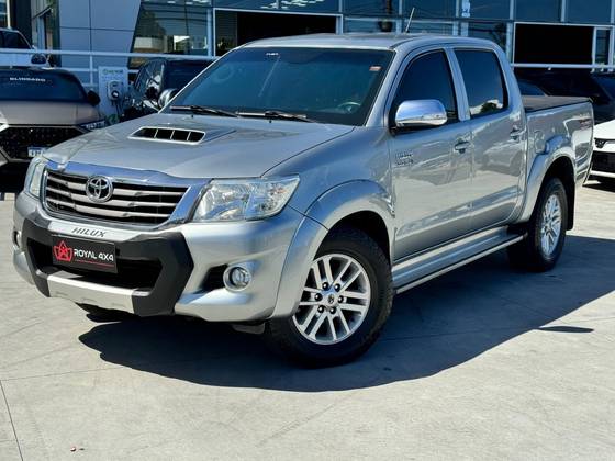 TOYOTA HILUX 3.0 SRV 4X4 CD 16V TURBO INTERCOOLER DIESEL 4P AUTOMÁTICO TOYOTA HILUX 3.0 SRV 4X4 CD 16V TURBO INTERCOOLER DIESEL 4P AUTOMÁTICO